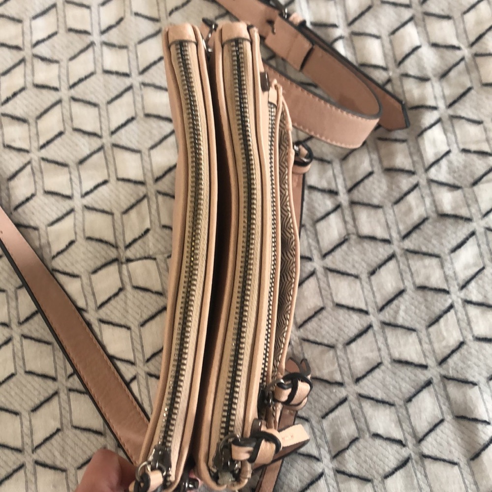 Pink cross body purse - Picture 3 of 7